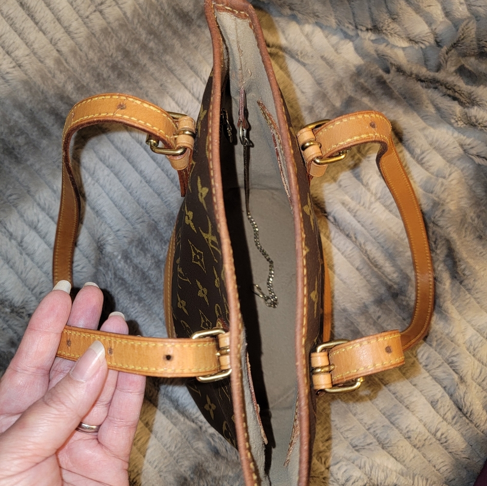 FIRM Vintage LV Monogram Bucket Bag - Picture 10 of 16